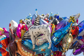 Once or twice a week, all balloons stuck to the ceiling of Ben Gurion Airport's arrival hall are collected and brought to a children's hospital (Shutterstock)Unique Hospital Gowns Lighten the Lives of Sick Teens [VIDEO]