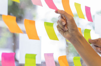 Post-it notes helping the homeless