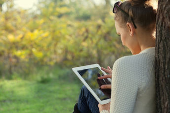 More and more people are reading online