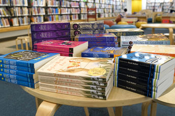 New York Public Library is giving free books to kids and teens.