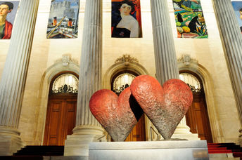 Visit the Montreal Museum of Fine Arts online.