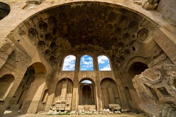The Horrea Piperataria remained hidden for centuries beneath the ruins of the Basilica of Maxentius.