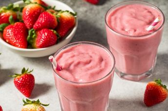 Strawberry smoothies are very healthy.