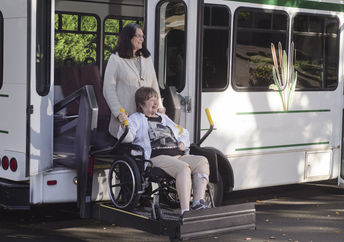 Barrier-free travel is not self-evident for people in wheelchairs (Jamie Hooper / Shutterstock.com)