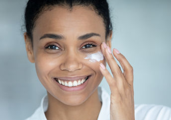 Hydraulic acid for skin benefits in an easy-to-use face cream