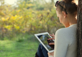 More and more people are reading online