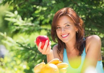 Apples contain quercetin and other nutrients.