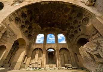 The Horrea Piperataria remained hidden for centuries beneath the ruins of the Basilica of Maxentius.