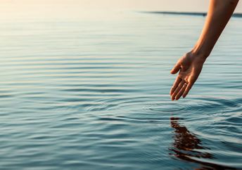 Experience the Blue Mind to feel Calm.