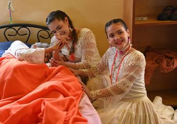 Volunteers in Paraguay give back to the elderly.