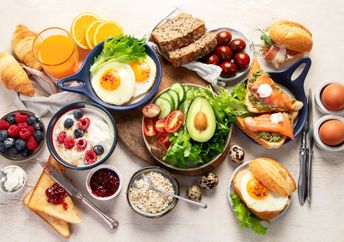 A healthy breakfast spread on a table.