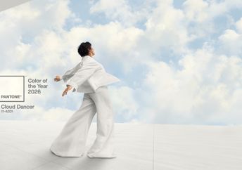 Cloud Dancer, PANTONE 11-4201.