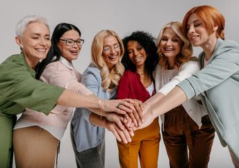 Celebrating all womwn.