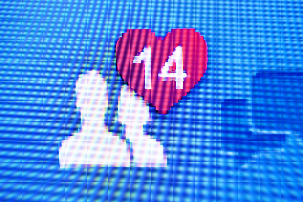 Valentines's Day on Facebook (Anton Watman / Shutterstock.com)