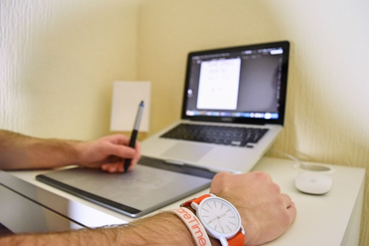 Lewis Edgar working for Fandabby