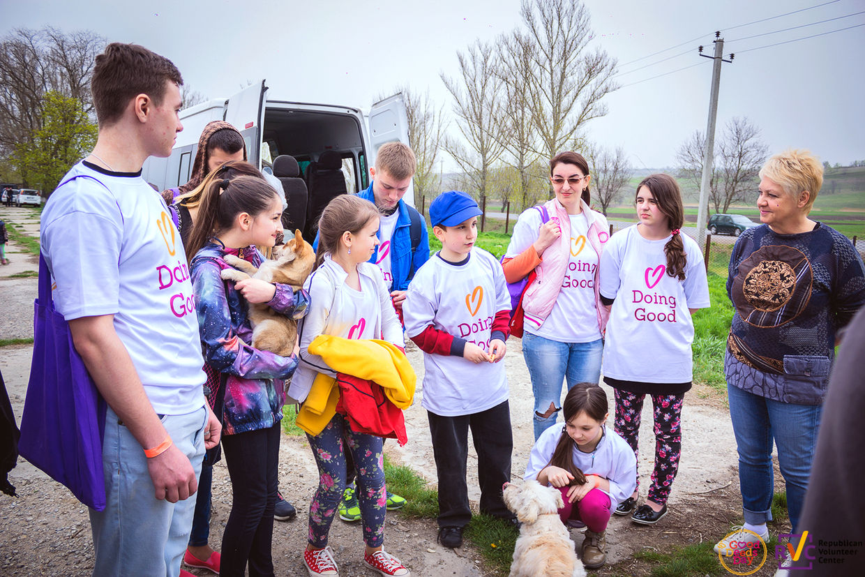 Thousands of volunteers of the RVC participated in Good Deeds Day 2016. (RVC)