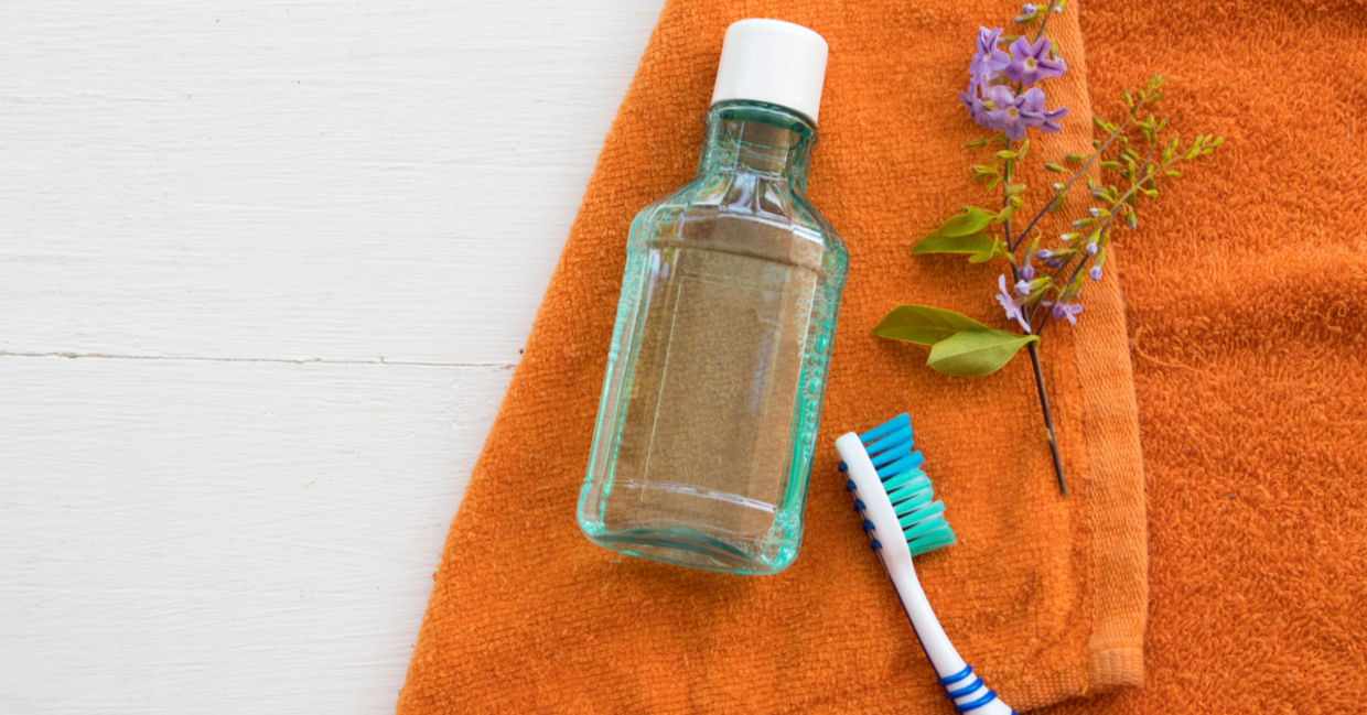 DIY mouthwash for good oral hygiene.