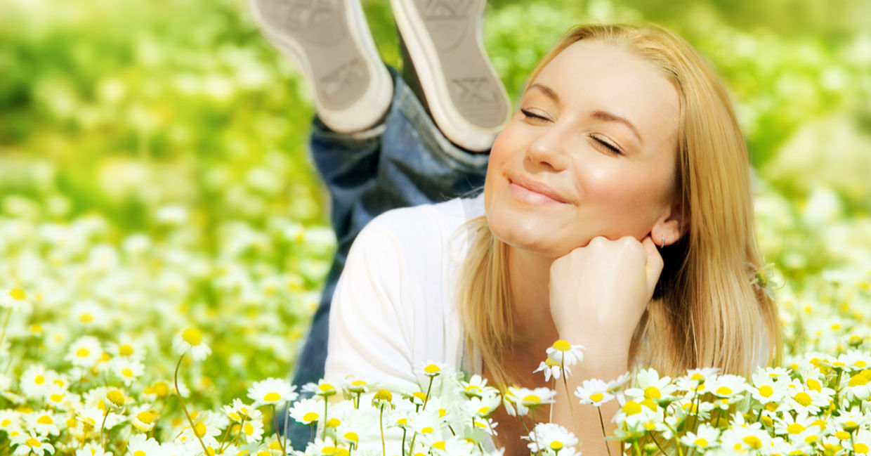 Spring flowers can cause allergic symptoms.