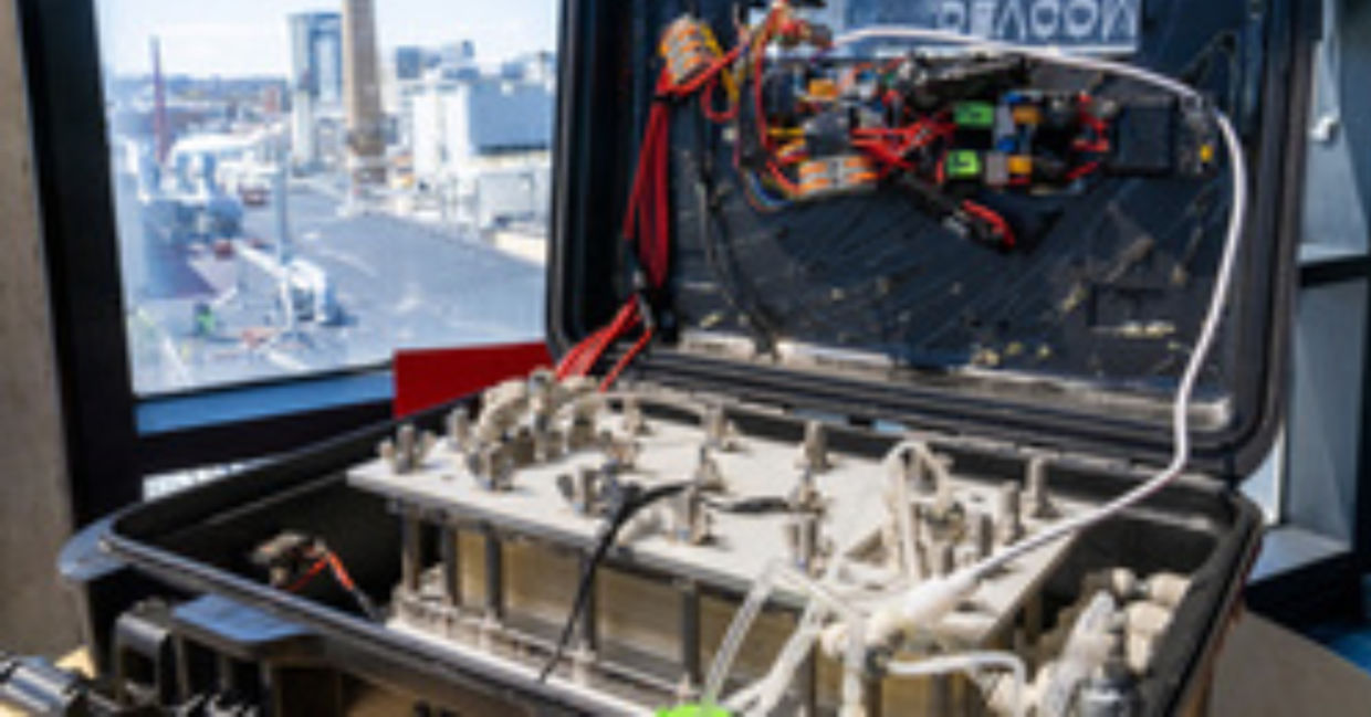 The user-friendly unit, which weighs less than 10 kilograms and does not require the use of filters.