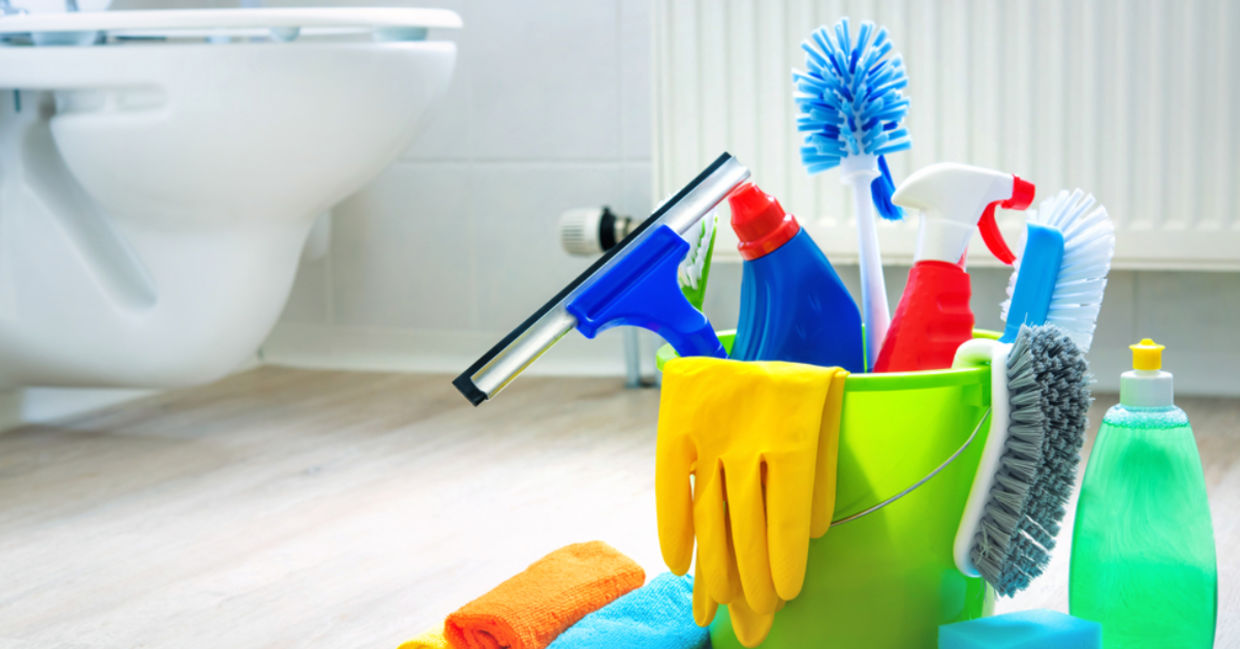 Organic spray cleaners for the bathroom.