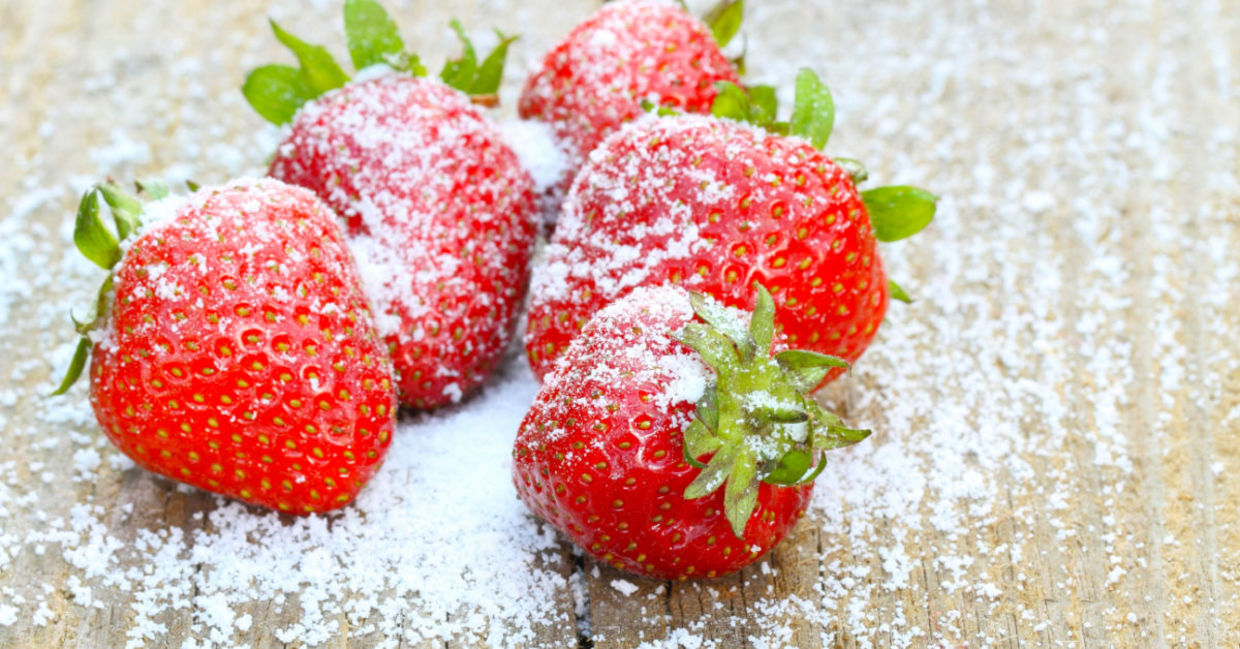 Strawberries sweetened with artificial sweetener.