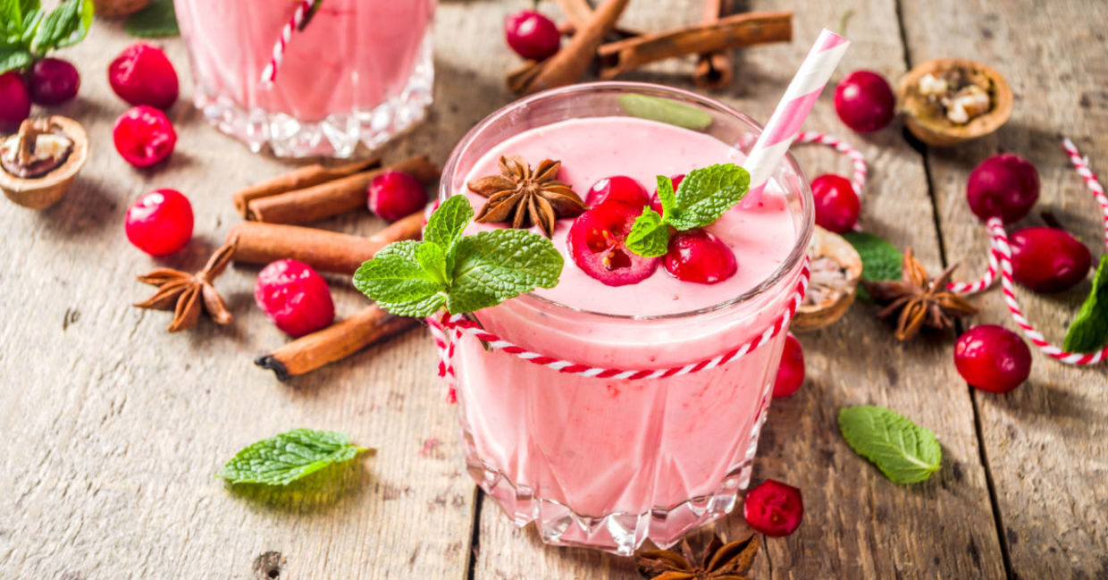 Cranberry smoothies are very healthy.