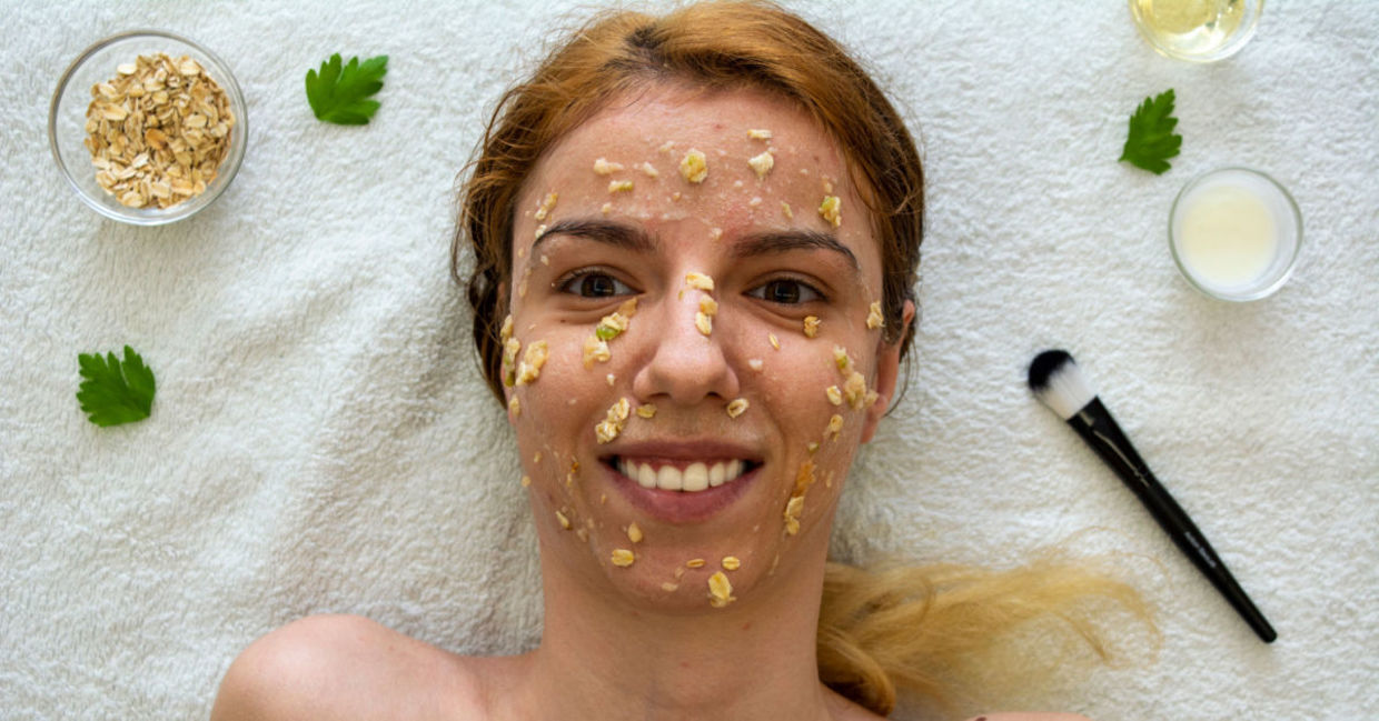 Using an oatmeal beauty mask.