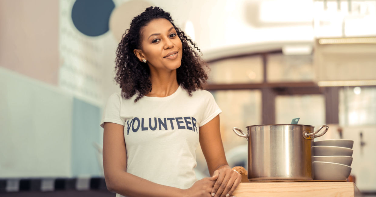Cook or serve at a soup kitchen on Thanksgiving.