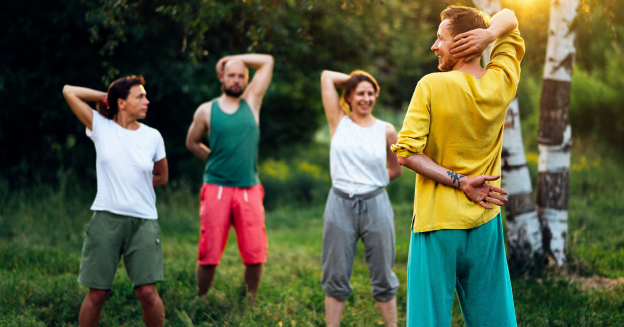 Instructor showing a brocade.
