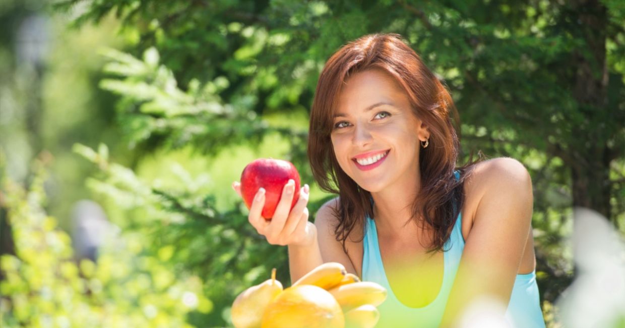 Apples contain quercetin and other nutrients.