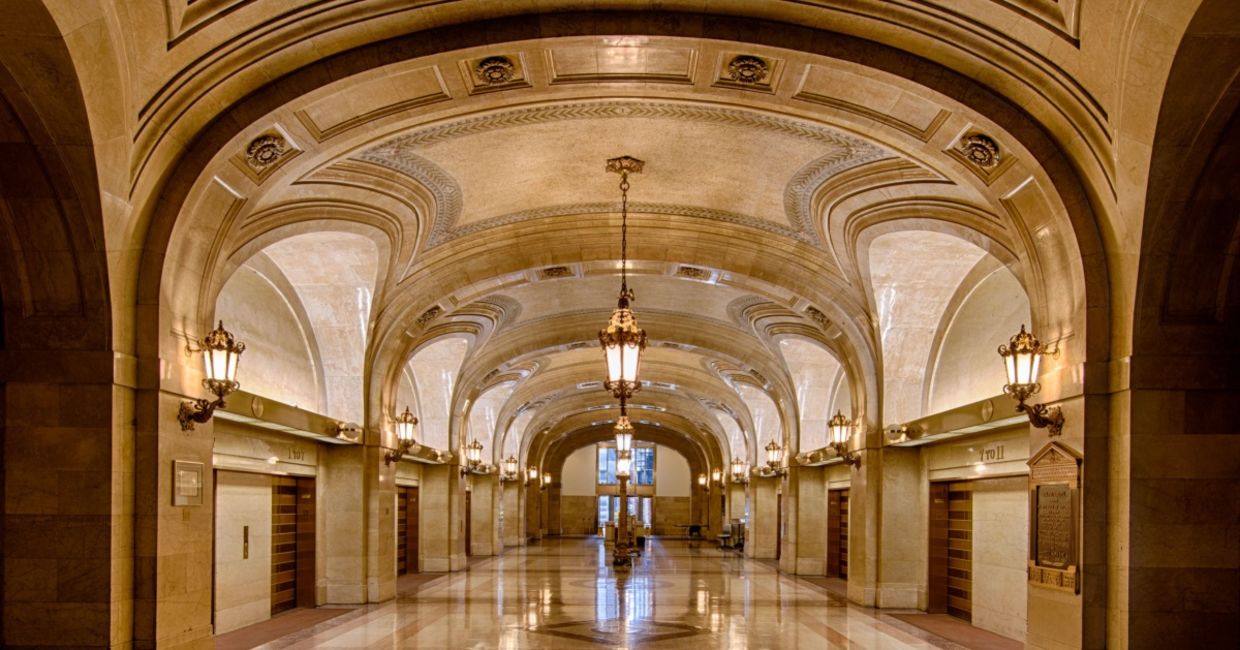 The lobby of Chicago’s City Hall.