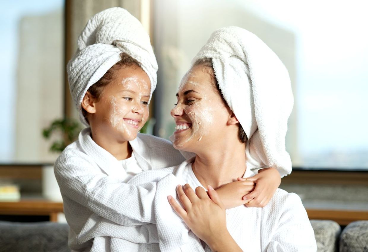Give your mom a spa experience at home.