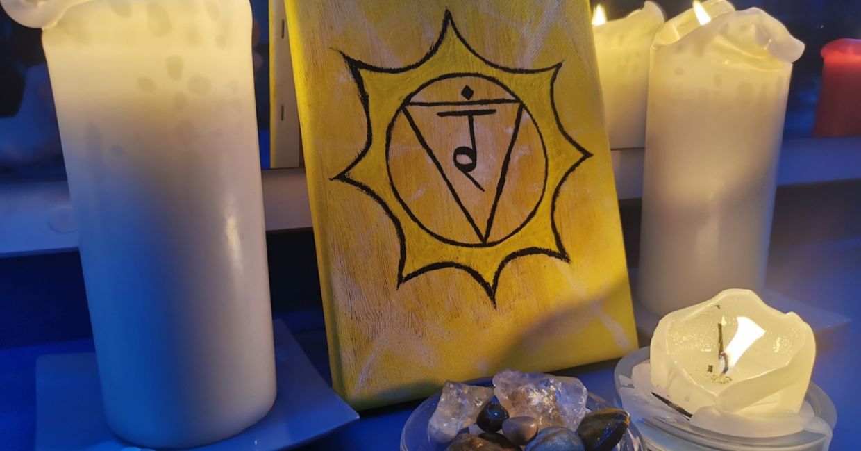 Solar plexus chakra symbols.