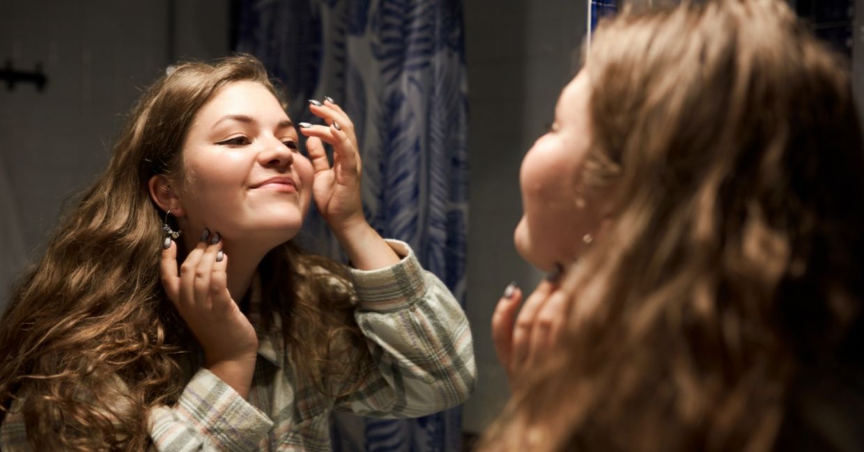 A confident woman who is comfortable in  her own skin.