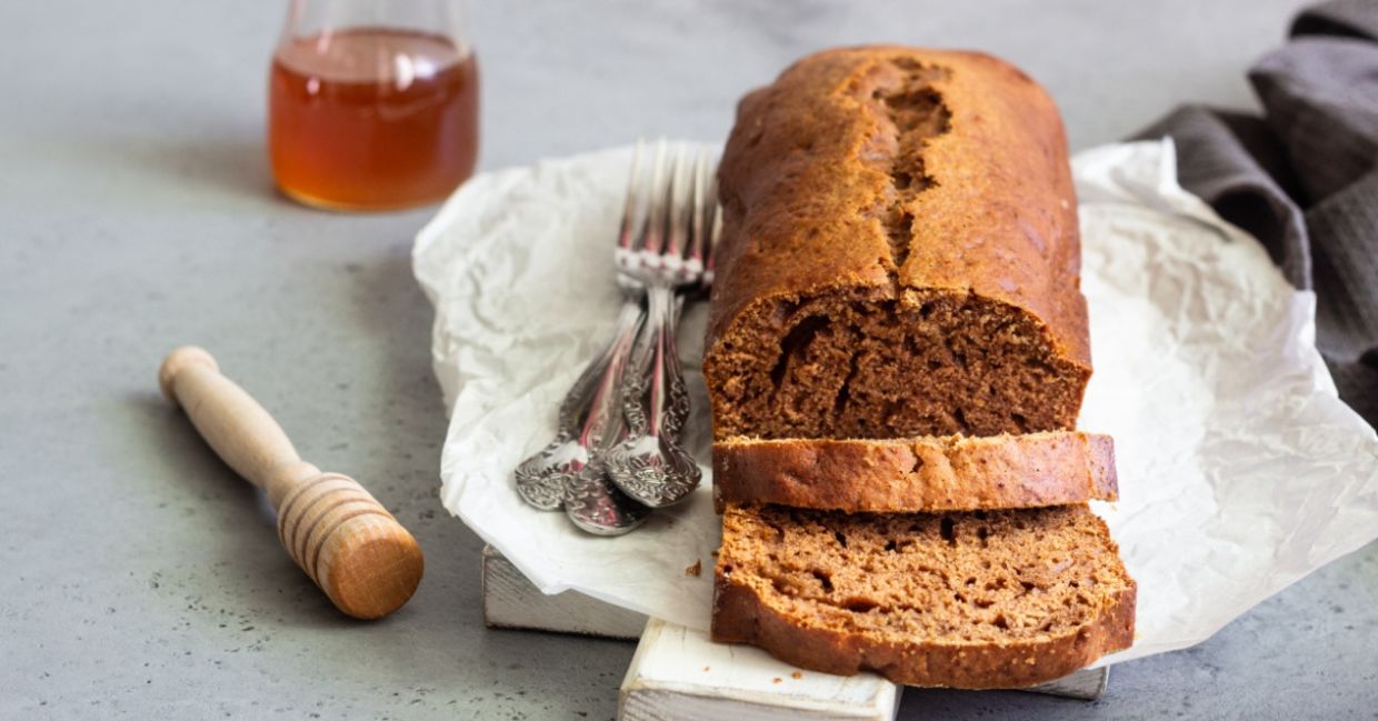 Honey cake is perfect for autumn.