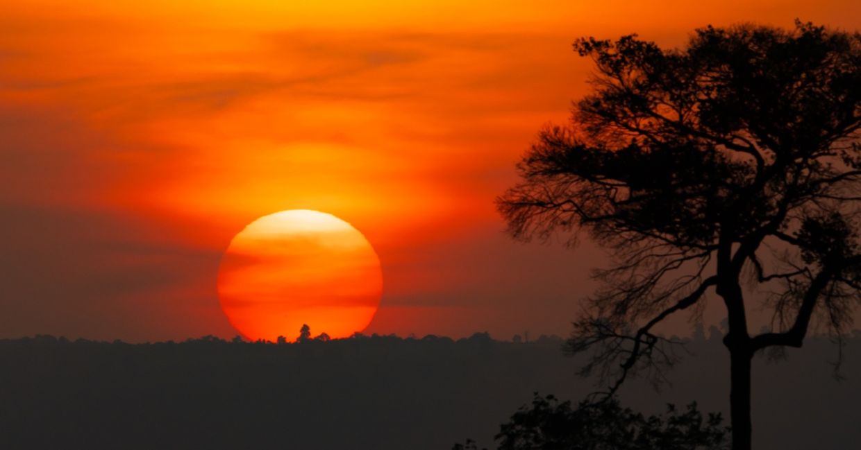Inspirational sunset over the mountains.