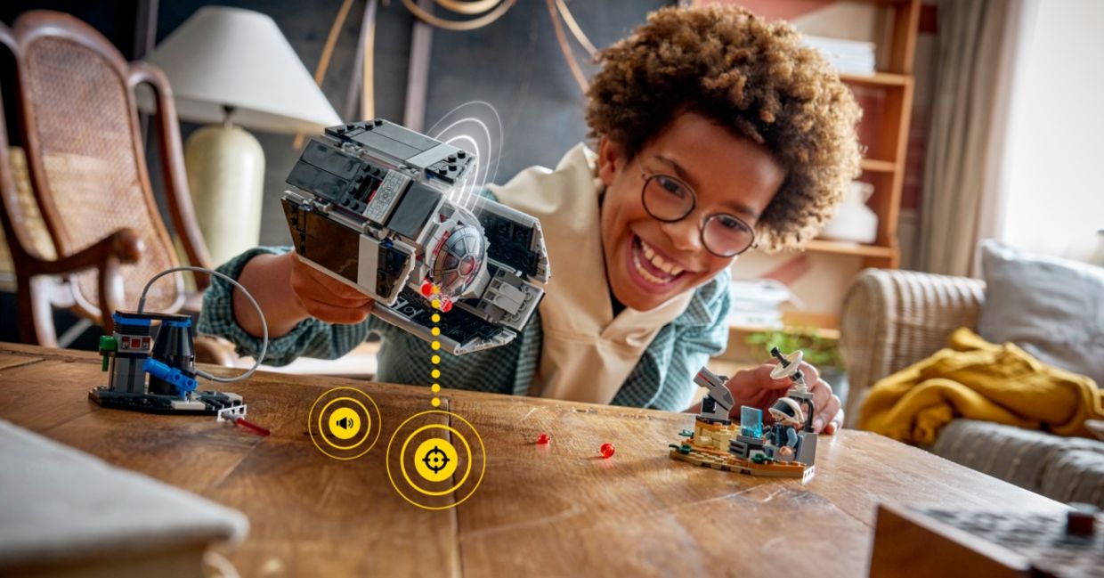 LEGO SMART Play kit.